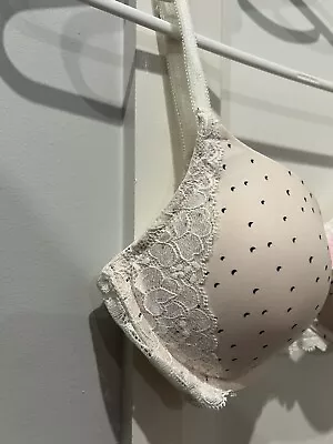 Victoria’s Secret Bra 32D • $32