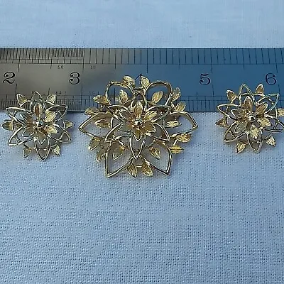 Vintage Sarah Coventry 1962  Petalure   Brooch & Earrings Set Gold Tone • $13.95