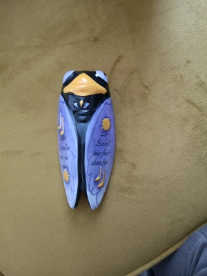 £5 • Buy Small Ceramic Wall Pocket – Bee 