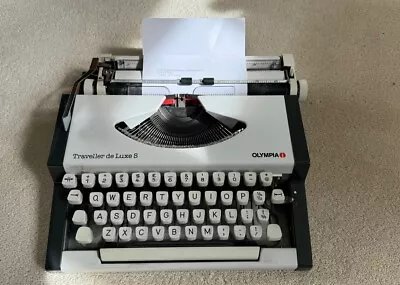 Olympia Traveller De Luxe S Typewriter With Case • £15