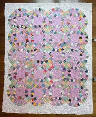 BEAUTIFUL ANTIQUE 1930s 86” X 68  HAND CRAFTED PATCHWORK WEDDING RING QUILT • $201
