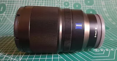 $850 • Buy Sony Zeiss Distagon T* FE 35mm F/1.4 ZA Lens (Mint)