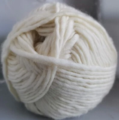 £30 • Buy 1kg LUXURIOUSLY SOFT 100% KNITTING WOOL 10 BALLS WHITE YARN SQUISHY CLEARANCE!!
