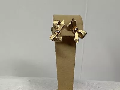 Marvella Signed Vintage Gold Tone Ribbon Clip Earrings • $14.99