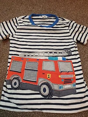 Blue Zoo Fire Engine Boys T-shirt 4-5 Years • £0.99