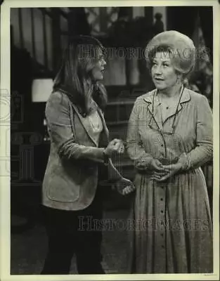 1980 Press Photo Charlotte Rae & Lisa Whelchel On  Facts Of Life  On NBC-TV • $19.99