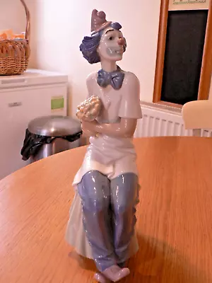 A Stunning  Large And Rare Lladro / Nao 1198  Romantic Clown  Figure. • £79.99