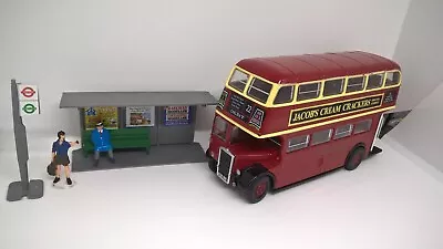 Bus Bus Shelter & Figures For Hornby Triang Railways Oo Gauge • £16.99