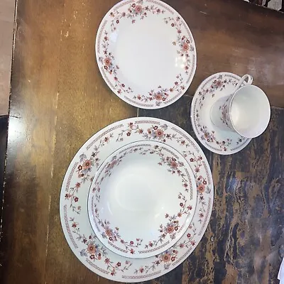 Vintage 20pc DYNASTY Fine China Dinnerware Set Floral Platinum Trim Copenhagen • $109.99