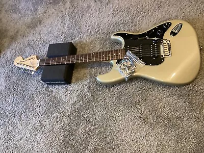 Squier Standard Stratocaster Anniversary Edition  Hss   Gold • $205