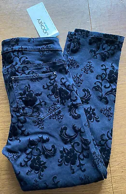 $21.95 • Buy Jockey Person To Person Black Floral Ankle Pants NWT Size 6