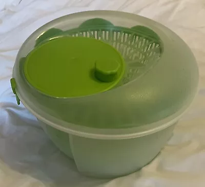 Salad Spinner New • £5