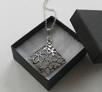 Handmade Unusual Tibetan Silvertone Pretty Flower Pendant - Chain Necklace 11759 • £5.25