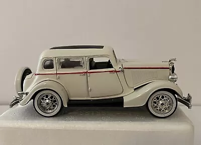 National Motor Museum- 1934 Ford Deluxe Fordor- White- 1:32  #SS-T5550 • $15