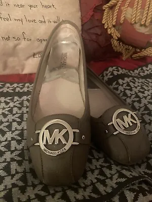 Michael Kors Women's Size 10M Fulton Grey Leather Flats. Great Cond • $26