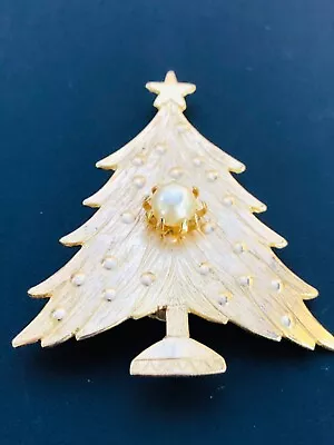 Stunning Estate Faux Pearl Goldtone Xmas Tree Vintage Brooch Pin • $8.40