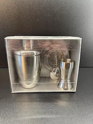 Crate And Barrel Mini Cocktail Shaker Set • $30