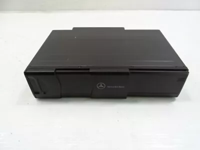 05 Mercedes W220 S55 CD Changer 2208274642 • $69.99