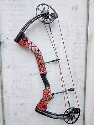 Mathews Chill Compound Bow 28.5/70 • $524.99