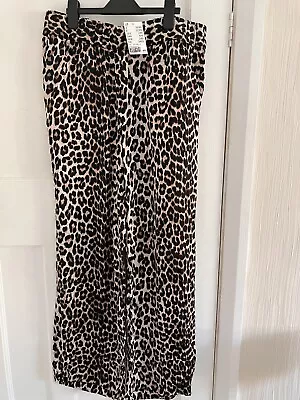 BNWT H & M Satin Viscose Leopard Print Trousers  Size XL • £5.99