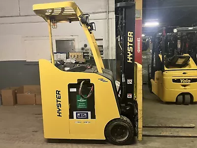 2016 Yale 3000 LB Stand Up Electric Forklift With SS/FP  And Triple Mast Low Hou • $14999