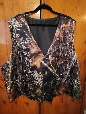 Men's 4 Button Camo Vest Size 4XL • $69