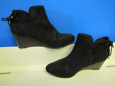 Nice Black Suede Wedge Shoe Maurices Ankle Boot Retails $48 Size 6 M Side Zipper • $8.99