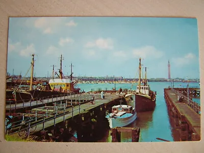 £2.75 • Buy Postcard. THE NEW FISH DOCKS, GRIMSBY. Unused. Standard Size.
