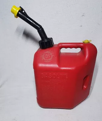 BLITZ 11810 PREBAN 2 GALLON 8 Oz. VENTED PLASTIC GAS CAN W/ SPOUT & CAP • $24.99