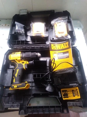 £109.99 • Buy DEWALT 18V XR Li-Ion Brushless Hammer Drill Driver Set.DCD709D2T