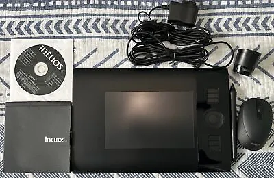 Wacom PTH-651 Intuos Pro Medium Creative Pen & Touch Tablet - Full Set • $70