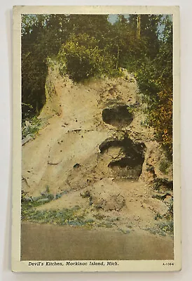 Vintage Postcard Devil's Kitchen Mackinac Island Michigan • $5.25