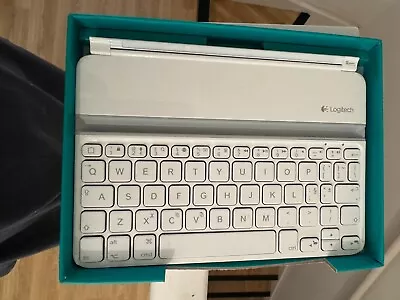 Logitech Ultrathin Keyboard Ipad Mini • £2.99