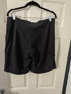 Tailored Ladies Shorts Size 14/40 • £4