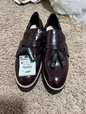 BNWT Zara Woman Burgundy Platform Loafers With Tassels Women’s Size 8 • $30