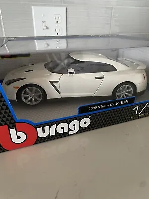 2009 Nissan GT-R R35 Pearl White 1/18 Diecast Model Car By Bburago • $54.95