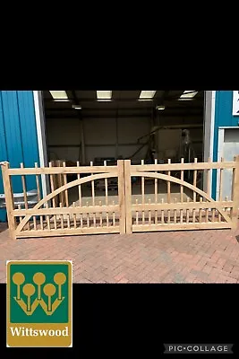 Oak Driveway Gates - Pair - MADE TO ORDER AND SPECIFICATION  • £2054