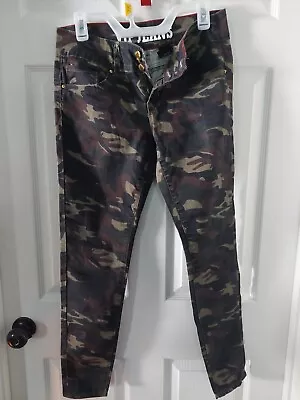 V.I.P. Camoflauge Womens Jeans Junior 11/12 Stretch  • $9.99