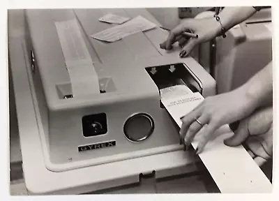 1975 Hialeah Florida Electronic Voting Machine Election Voter FL VTG Press Photo • $12.50