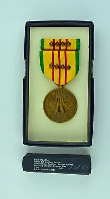 Vietnam War Era Service Medal & Box 4 Campaign Battle Stars -Original GI Issue • $16.95