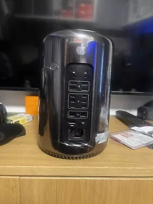 Apple Mac Pro Late 2013 3.5 GHz 6core Intel Xeon E5 32GB Ram 500GB Hard Drive  • £450