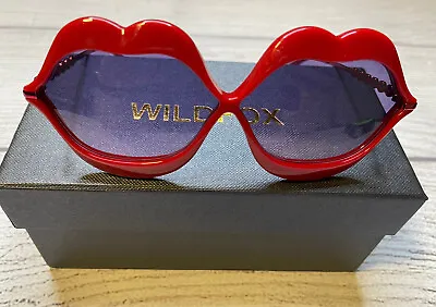 WildFox Red Lip Service Chunky Sunglasses Frames Gold Logo Gradient Lens Sexy • $69