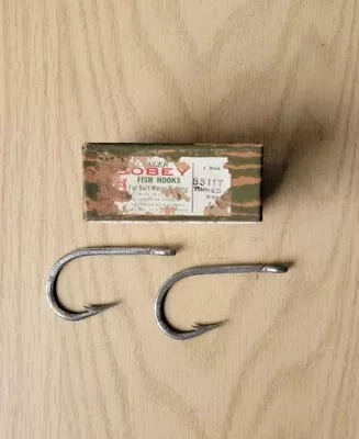 Vintage Pflueger Sobey Fish Hooks 1 Doz 7/0 Salt Water  Box Included.  • $15