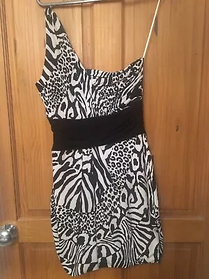 BNWT Size 10 Black And White Animal Print One Shoulder Jane Norman Dress • £11