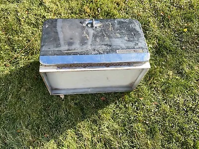 Vintage  Kitchen Metal Bread Box • $17.40