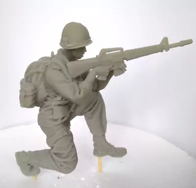 FIGURE #85-120mm-1/16th Scale-3D RESIN-US VIETNAM ERA SOLDIER..KNEELING WITH M16 • £10.99