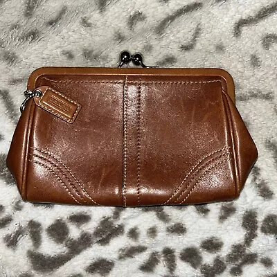 COACH SOHO VINTAGE French Kiss Lock BROWN LEATHER Framed COIN PURSE CLUTCH WRIST • $44