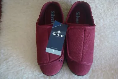 SILVERTS Womens Slippers Size W 7 M 5 5v15100/svw18 Burgundy • $24.99