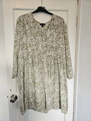 QED London Floral Leaf Green Cream Midi Knee Length Dress Size 16 • £3.50