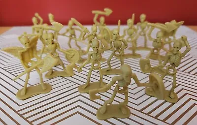 Halloween Skeleton Army Toy Figures 15 Ct Mini Toppers Figure Old East Main Co • $15.90